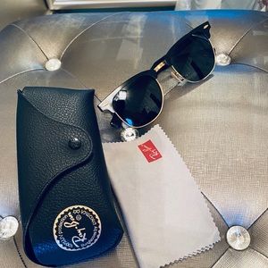 Beautiful Ray Bands.